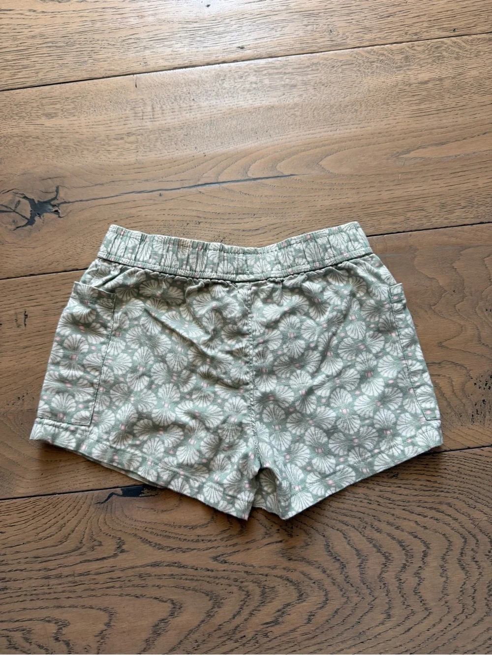 OshKosh B’gosh Girls Shell Pull-On Shorts 3T